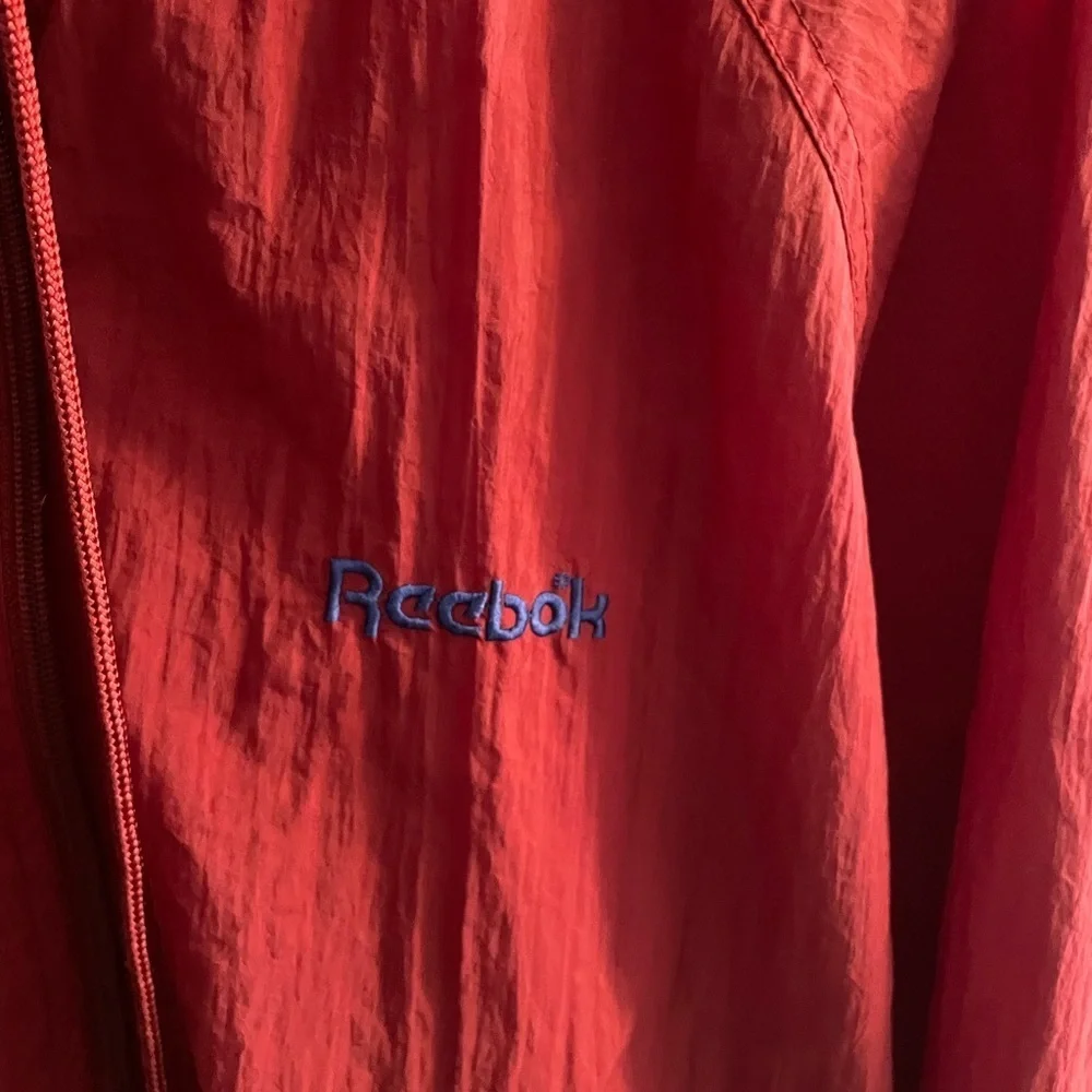 Vintage Reebok Maroon Nylon Windbreaker w/ Hide-away hood zip up - Picture 4 of 10